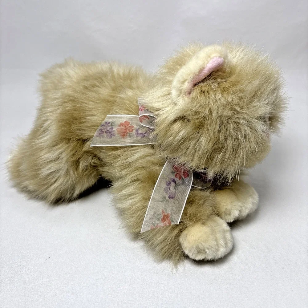 Gund Scraps Tabby Cat‎ With Tag Laying Plush Cream Fur Stuffed Animal Realistic